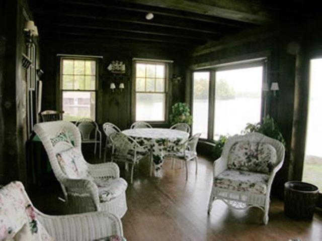 Oliver Lodge Meredith Esterno foto